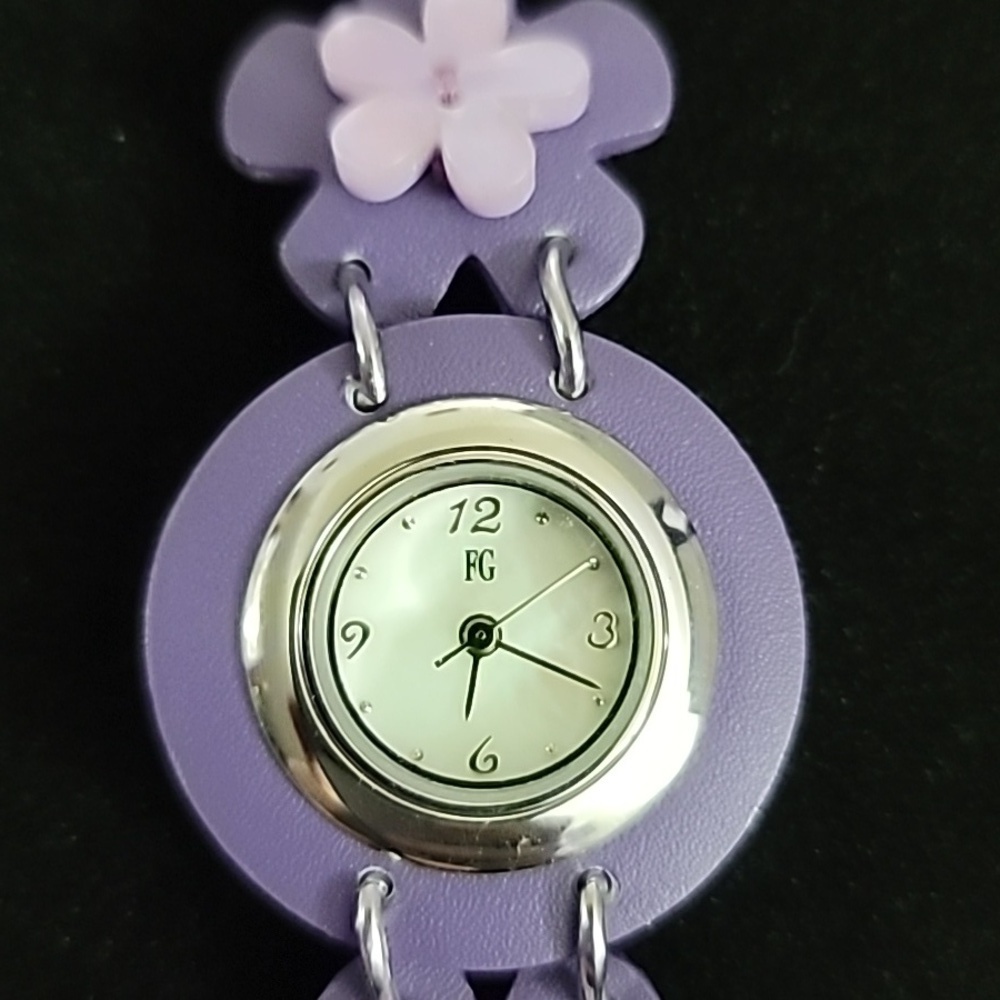 Kids / Womens Faded Glory Purple Floral Watch - Picture 1 of 6